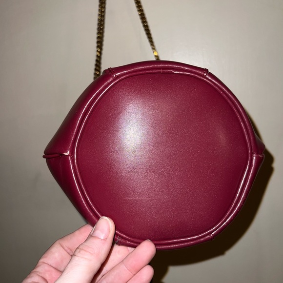 Red saint laurent tabitha hard leather bucket bag small - Picture 8 of 10